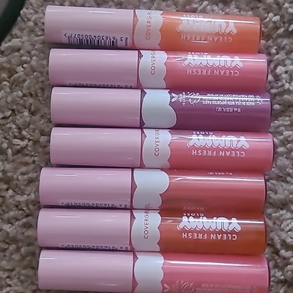 BUY Now)Covergirl Clean Fresh Yummy Gloss ( Sold Individually) - Picture 2 of 10
